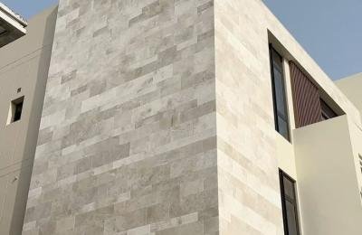 حجر الرياض الأبيض وجه جبل