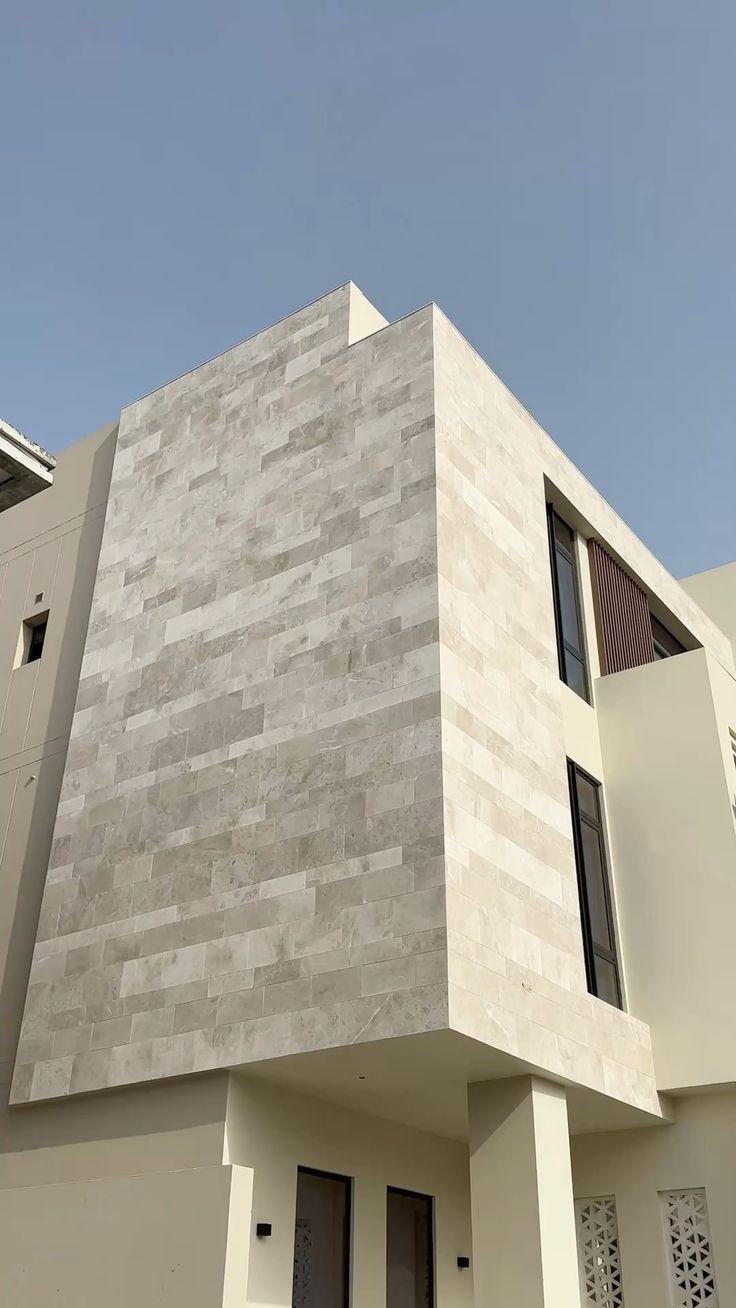 حجر الرياض الأبيض وجه جبل